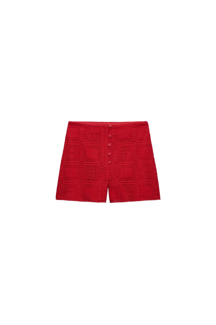 PANTALONES CORTOS BERMUDA GUIPURA