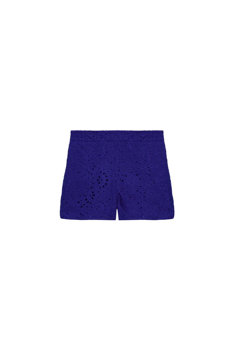 PANTALONES CORTOS BERMUDA BORDADOS PERFURADOS