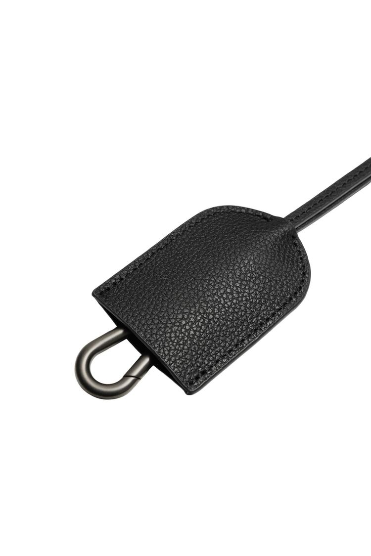 LLAVERO CON PENDENTE DE PIEL